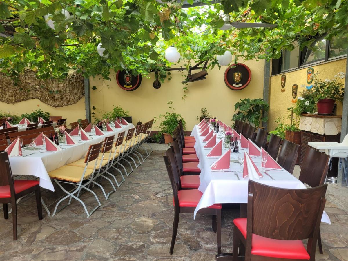 ואלוף Hotel Restaurant Ruppert מראה חיצוני תמונה