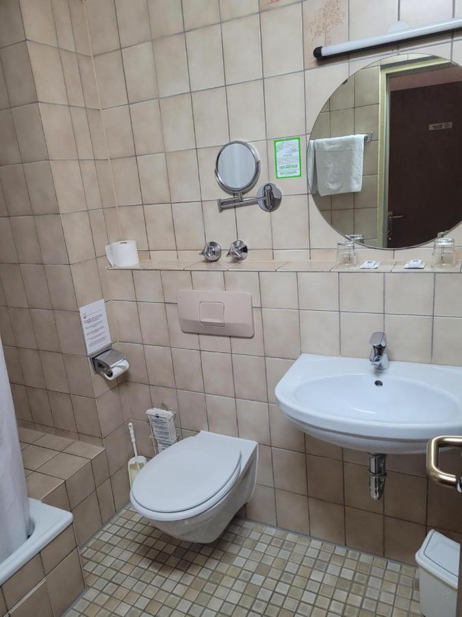 ואלוף Hotel Restaurant Ruppert מראה חיצוני תמונה