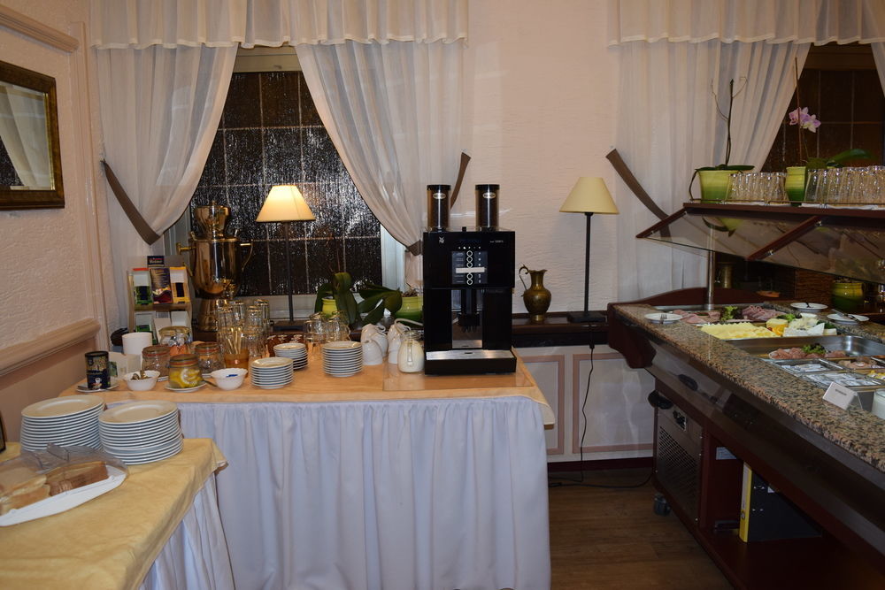 ואלוף Hotel Restaurant Ruppert מראה חיצוני תמונה