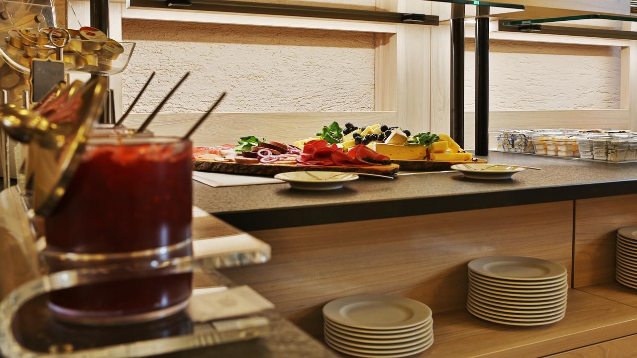 ואלוף Hotel Restaurant Ruppert מראה חיצוני תמונה